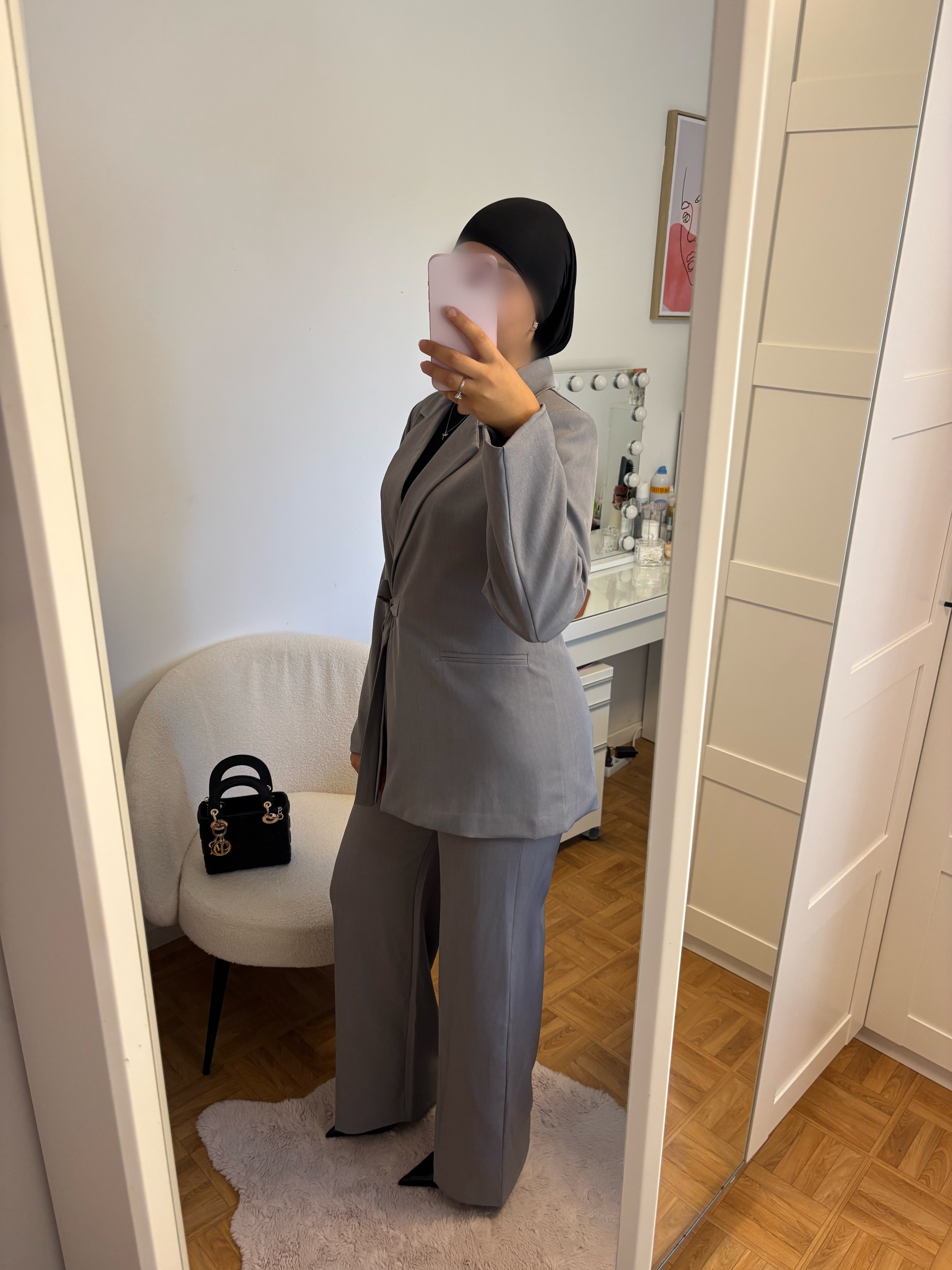 Ensemble à noeud gris