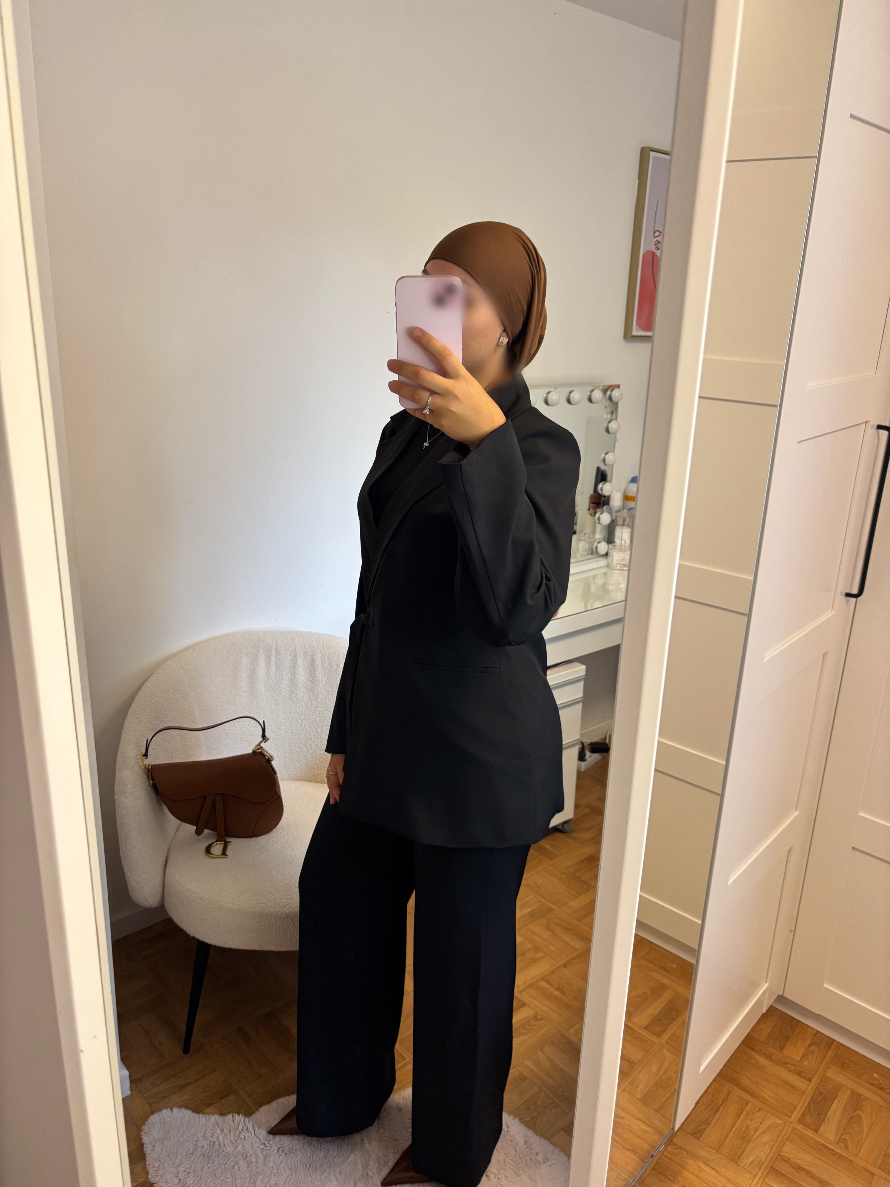 Ensemble à noeud noir